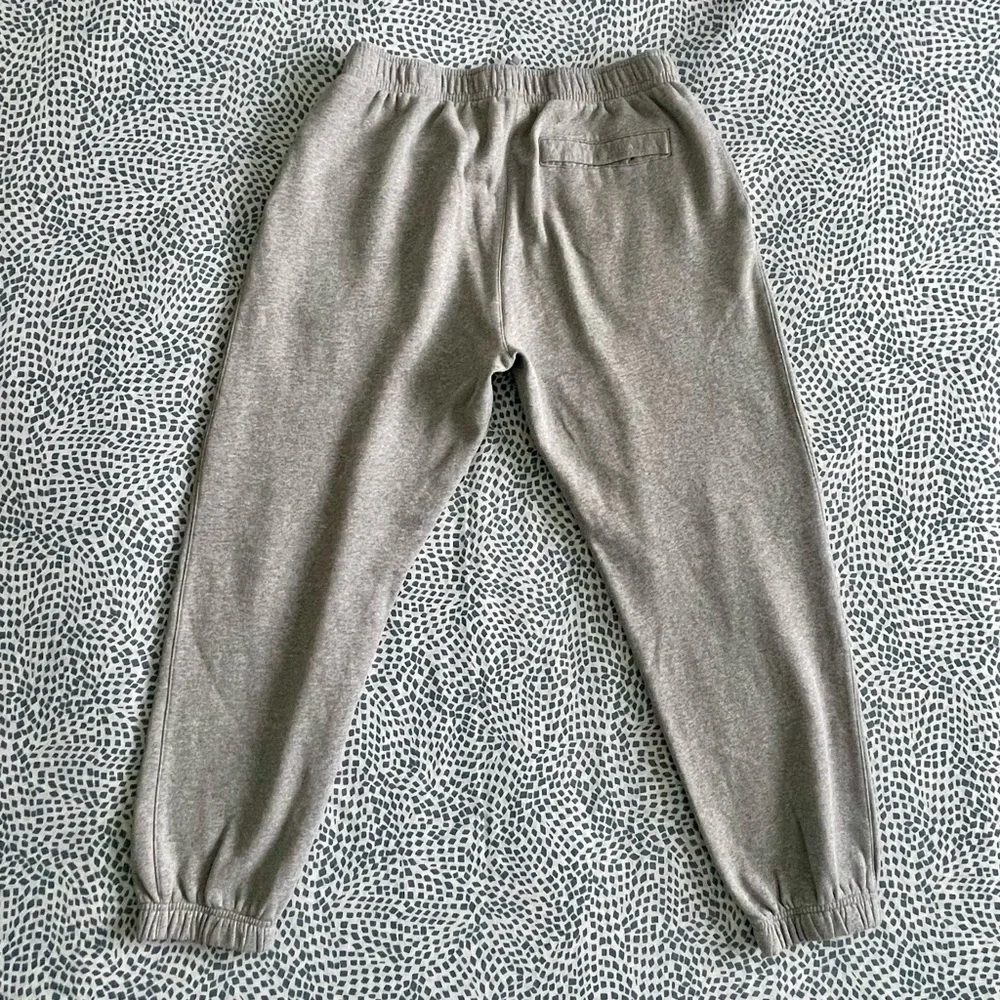 Nike Gray Men's Fleece Cotton Joggers Sweatpants Large Elastic Cuff Drawstring